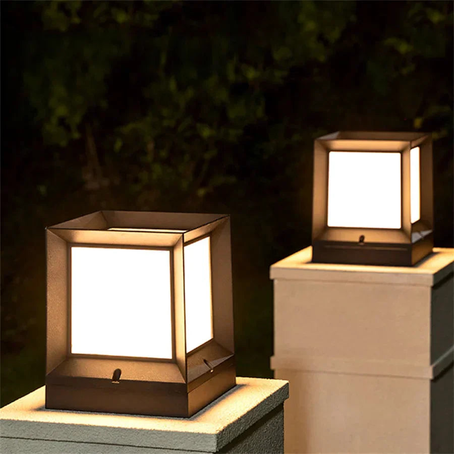 EclatPorte Lamp - Elegant Solar Lantern for Your Driveway