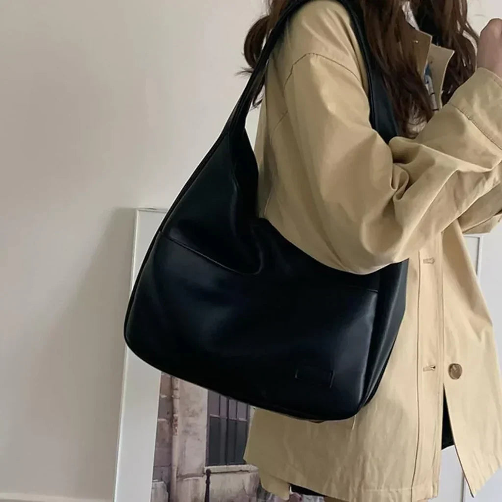 UrbanElegance - Luxury Shoulder Bag with Stylish Design