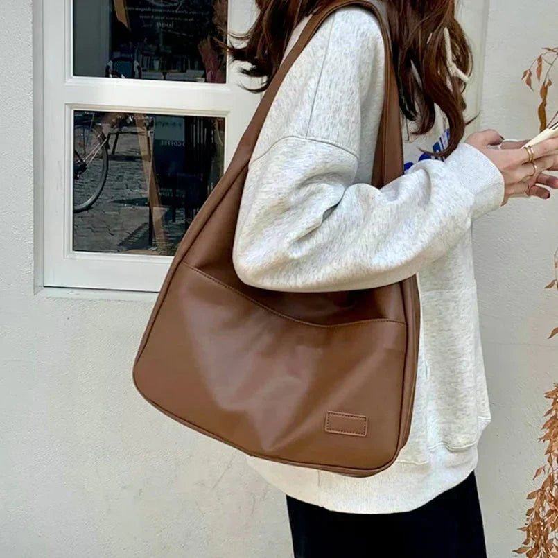 UrbanElegance - Luxury Shoulder Bag with Stylish Design