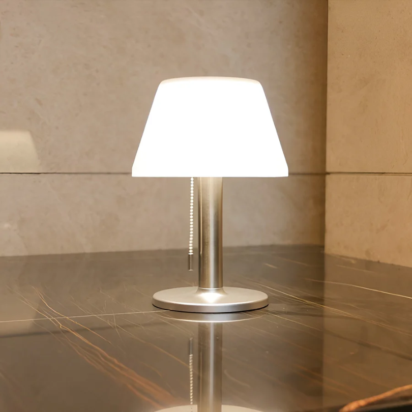 SolarLuxe Lamp – Modern Solar-Powered Table Lamp