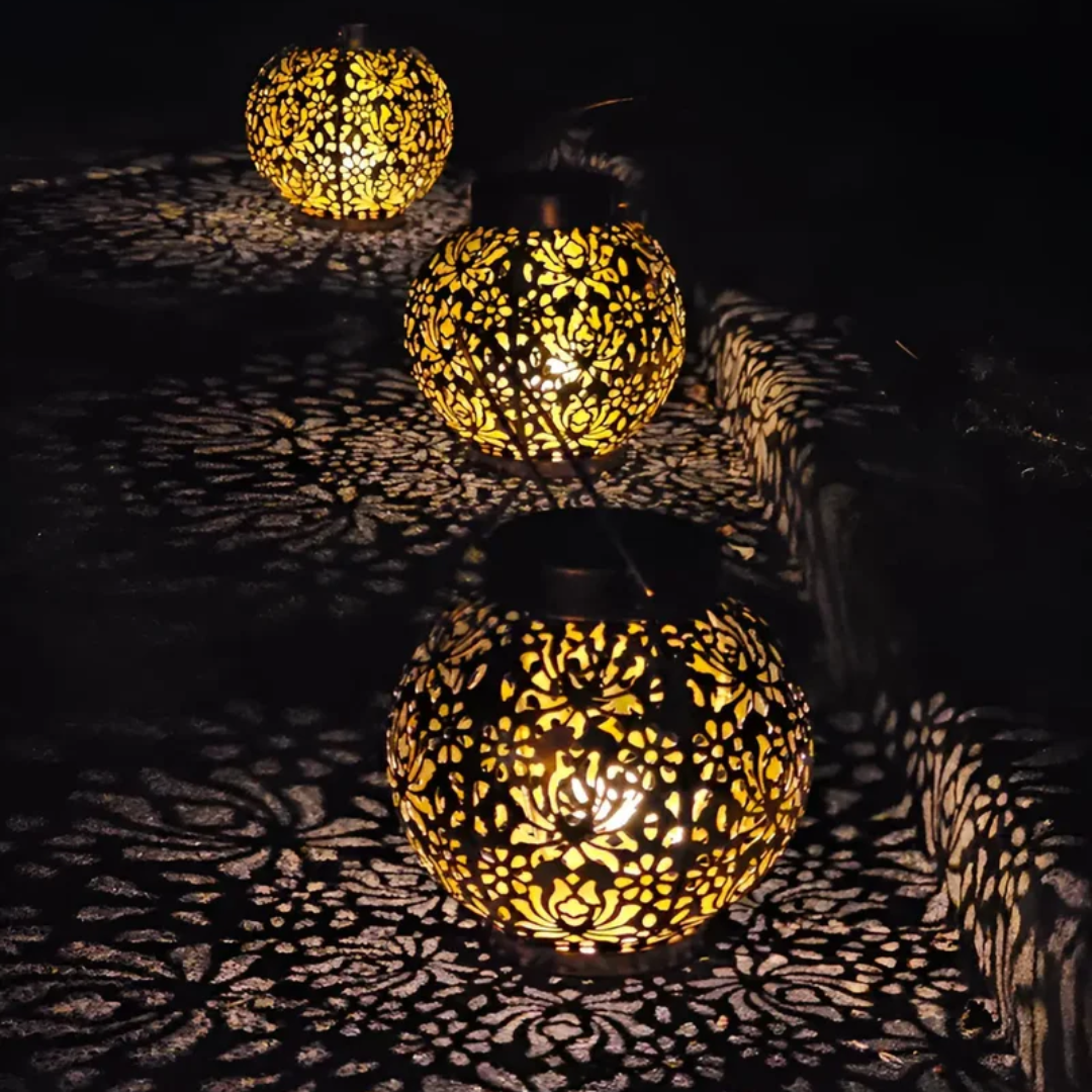 RadiantGlow – Waterproof LED Garden Lamp with Solar