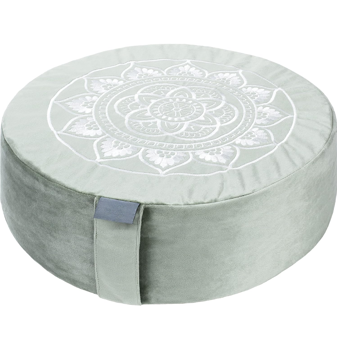 VelvetZen – Luxury Meditation Cushion in Premium Velvet