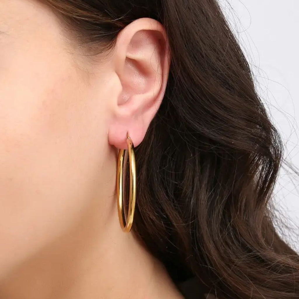 GoldenGlow Earrings – Elegant 40 mm Hoop Earrings