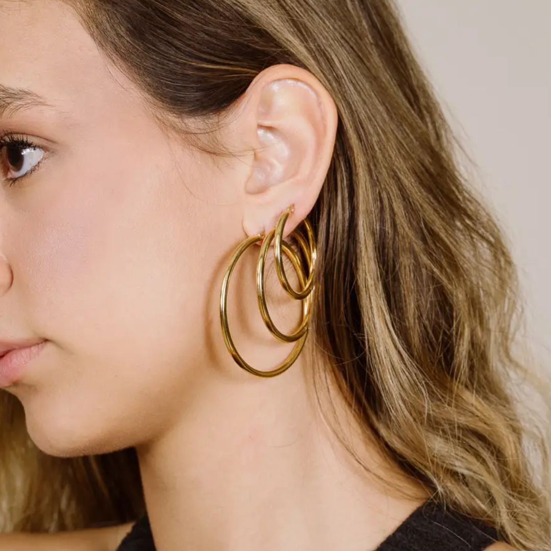 GoldenGlow Earrings – Elegant 40 mm Hoop Earrings