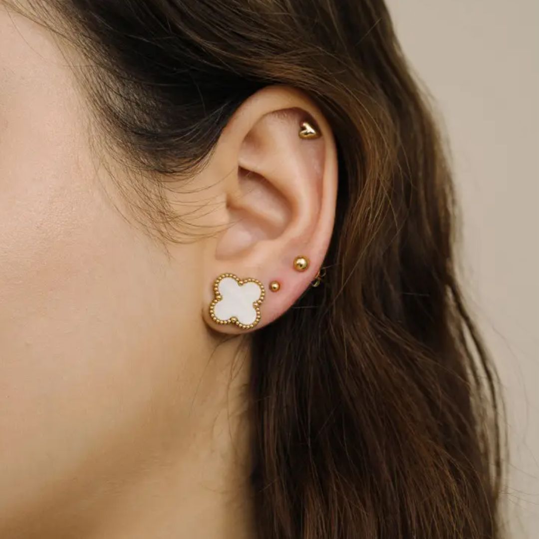 Pearl Clover Earrings | Elegance and Unique Design