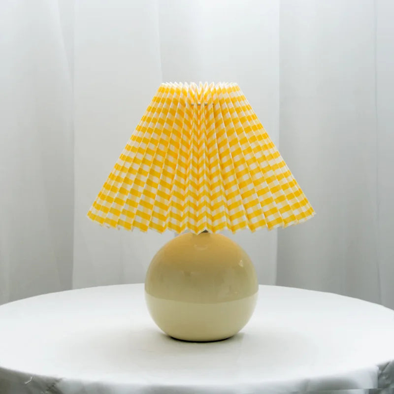 Timeless Lumiere Vintage Table Lamp - Classic Design for Every Space