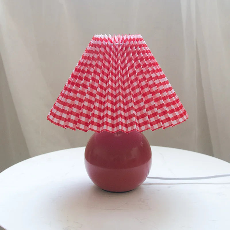 Timeless Lumiere Vintage Table Lamp - Classic Design for Every Space