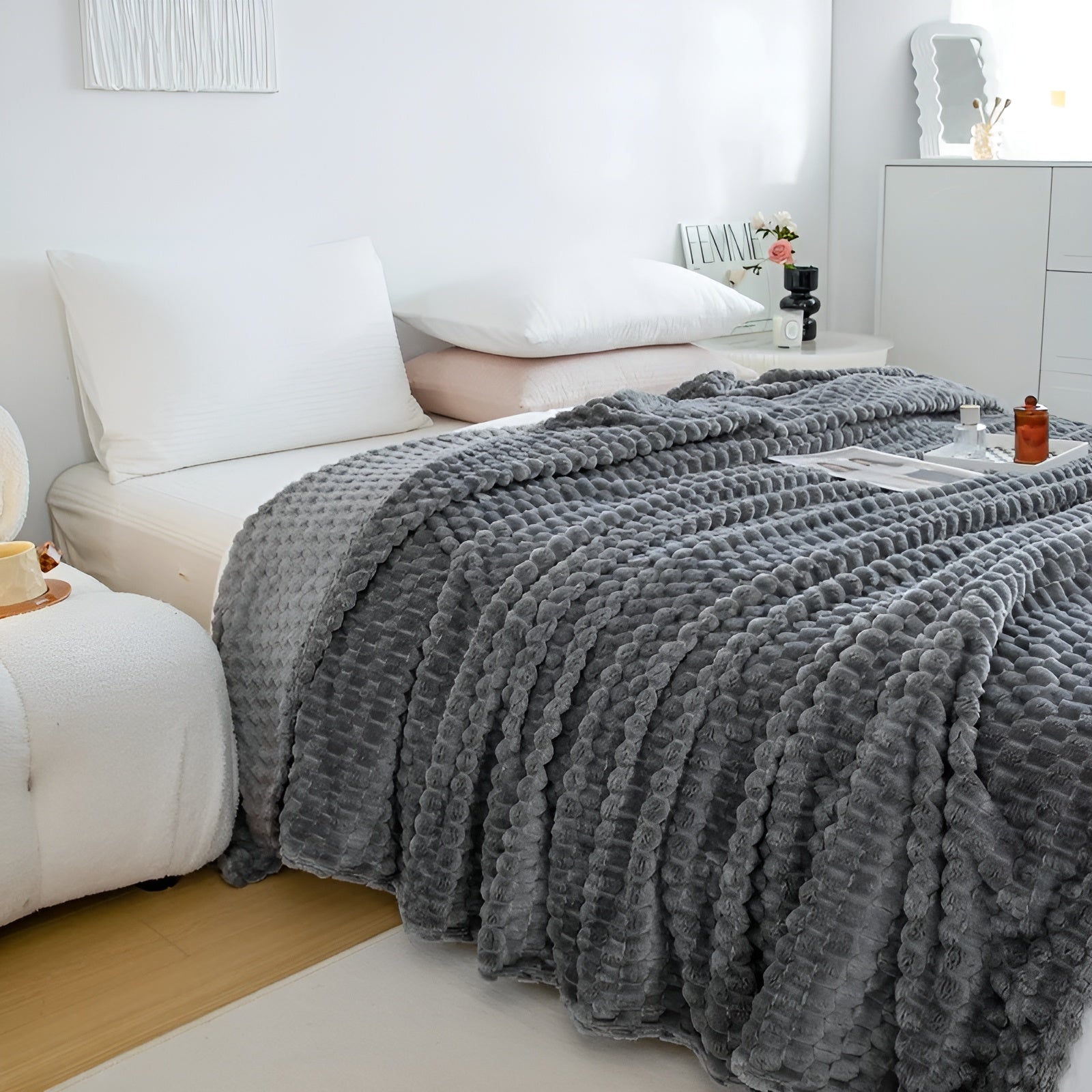 WarmHaven Blanket - Luxurious Microfleece Blanket for Ultimate Comfort and Style