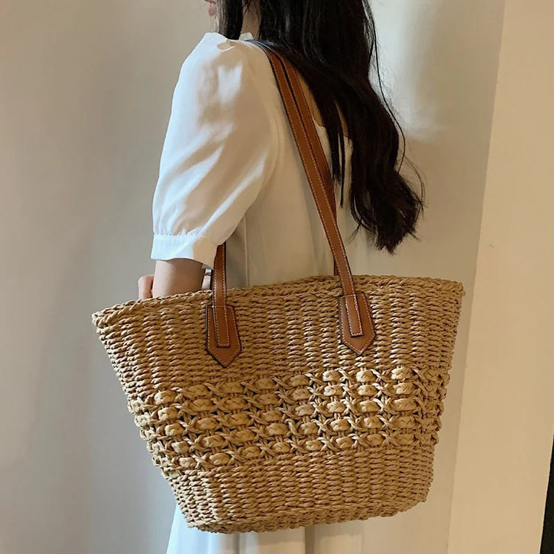 BohoVibe Tote – Elegant Straw Shoulder Bag