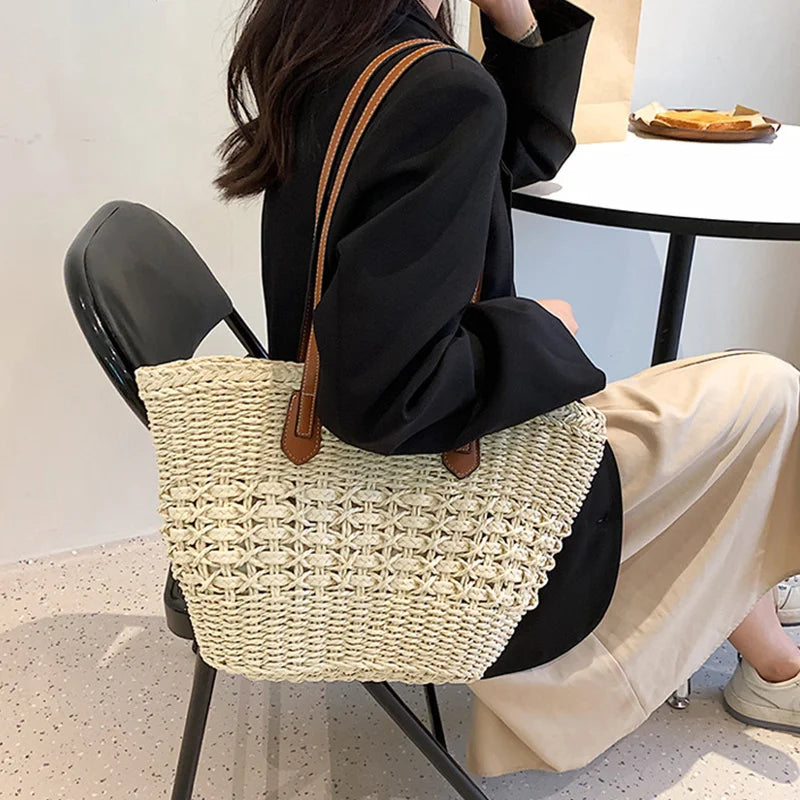 BohoVibe Tote – Elegant Straw Shoulder Bag