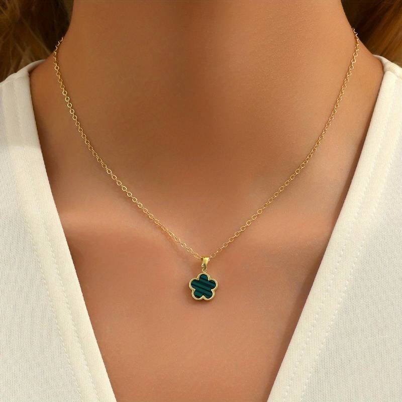 Fiora – Enchanting Flower Necklace for Good Luck