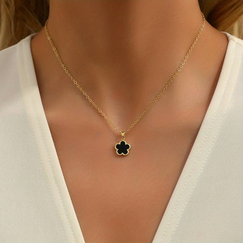 Fiora – Enchanting Flower Necklace for Good Luck