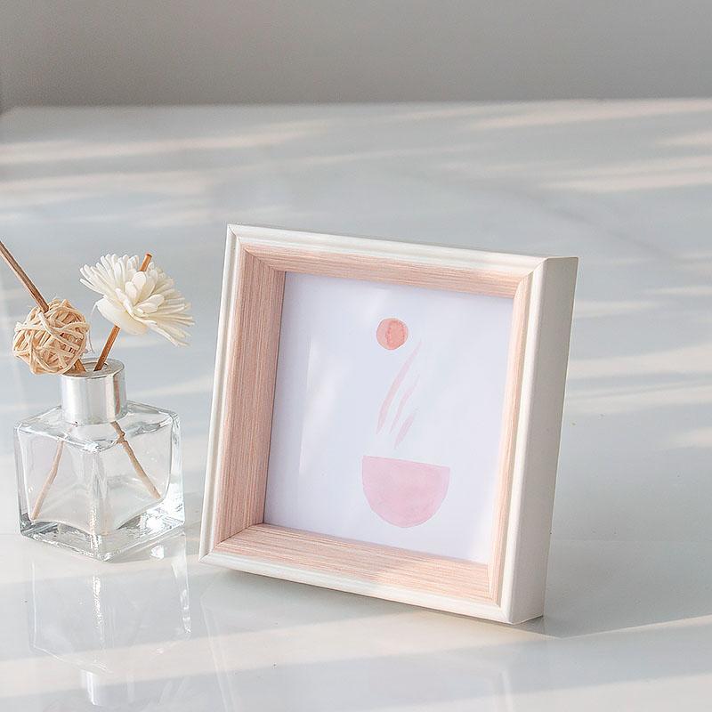 ElegantFrame – Luxury Photo Frame with Gold Border