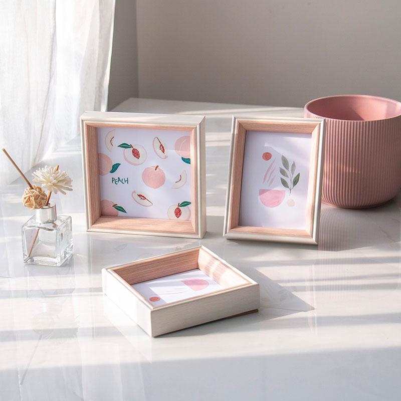 ElegantFrame – Luxury Photo Frame with Gold Border