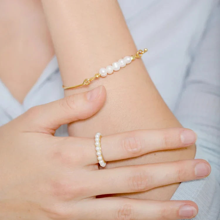 Elegant Bracelet with Fine Pearls - Selina