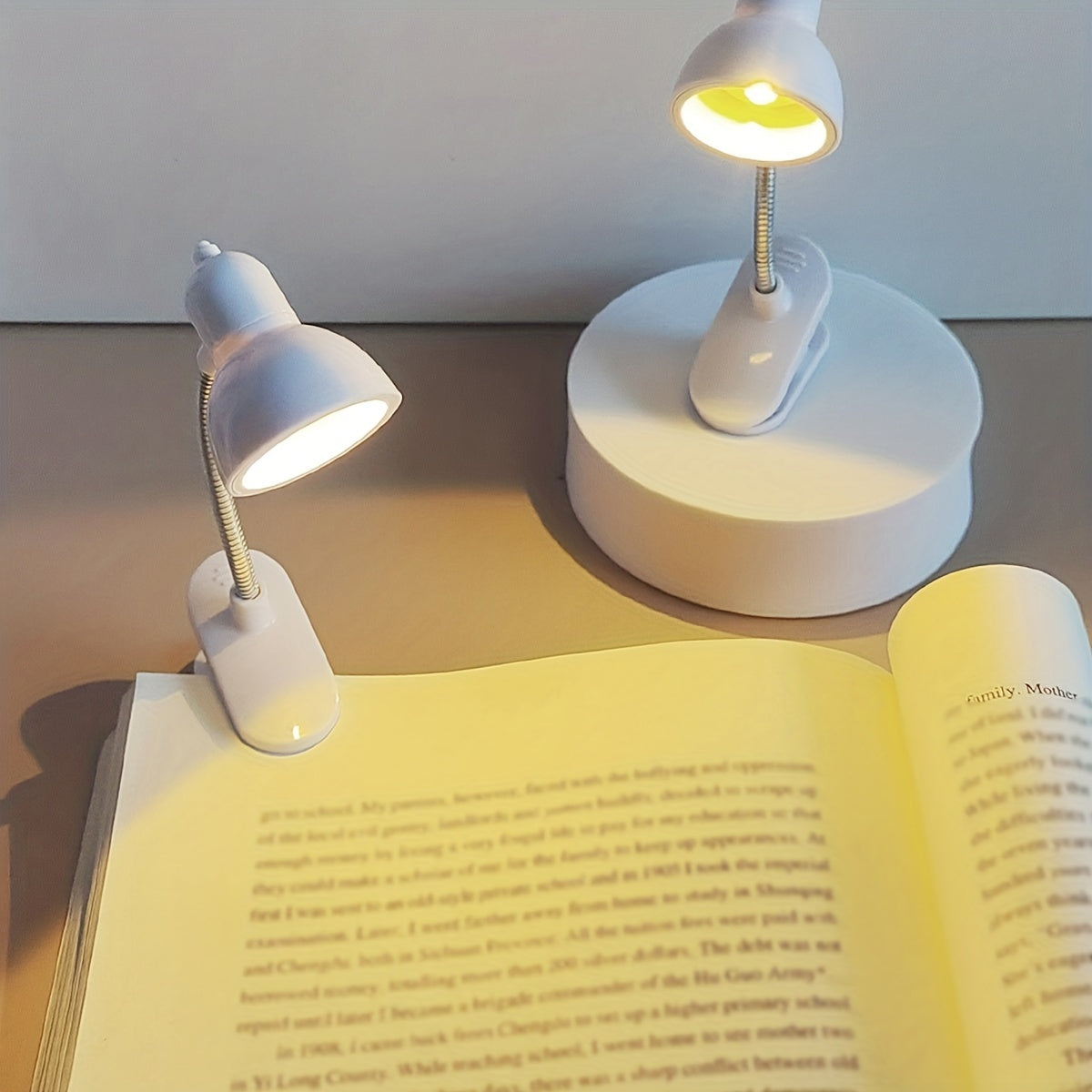 MiniGlow Lamp - Portable Clip-On Reading Light