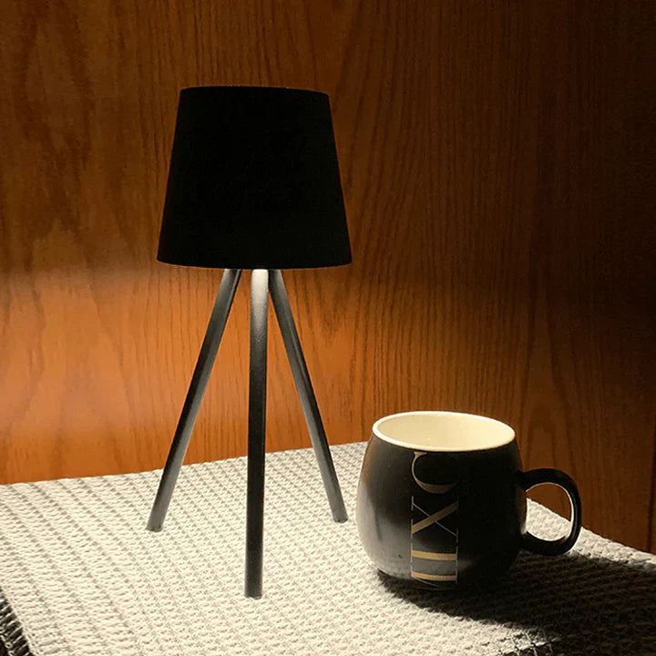 Nordic Driepoot Tafellamp - Stijlvolle Draadloze LED Nachtlamp