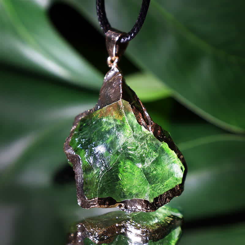 Elegant Natural Moldavite Necklace - Lyra