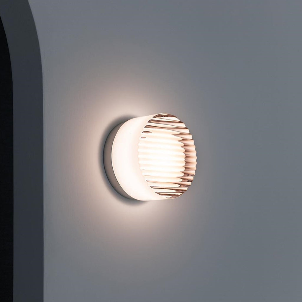 LumLight Stylish LED Wall Lamp - For Modern and Sustainable Living Comfort