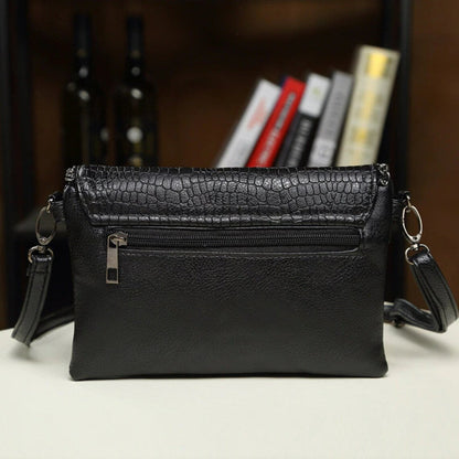 Alexa Clutch - Timeless Elegance in Fashion