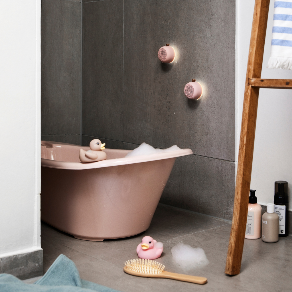 AquaBeats – Waterproof Bluetooth Bathroom Lamp