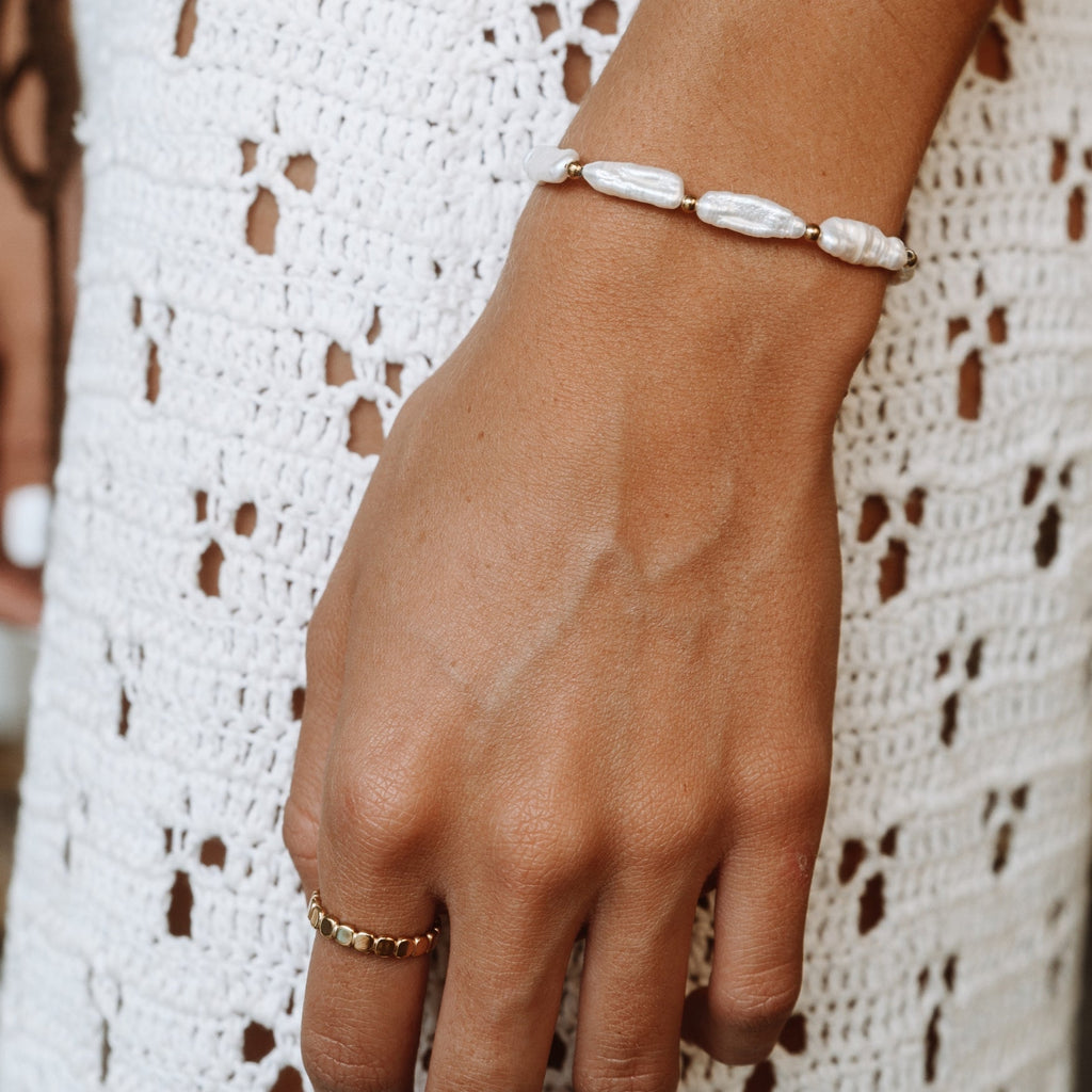 Elegant Elina Bead Ring for a Timeless Look