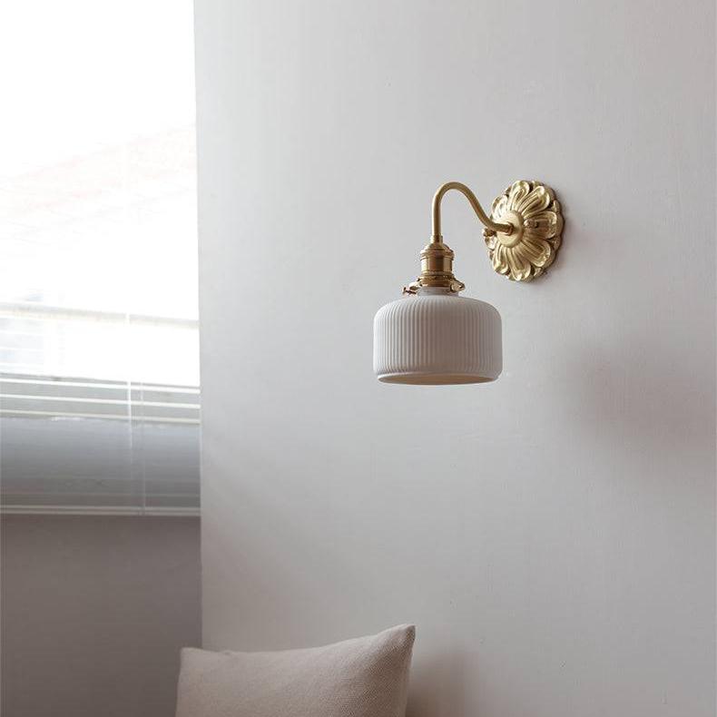 Timeless Elegance - Luxury Brass Wall Lamp for Stylish Interiors