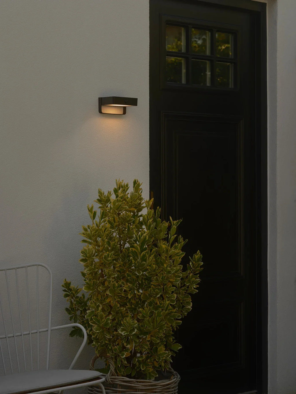 SolarGlow Light - Black Rechargeable LED Outdoor Lamp