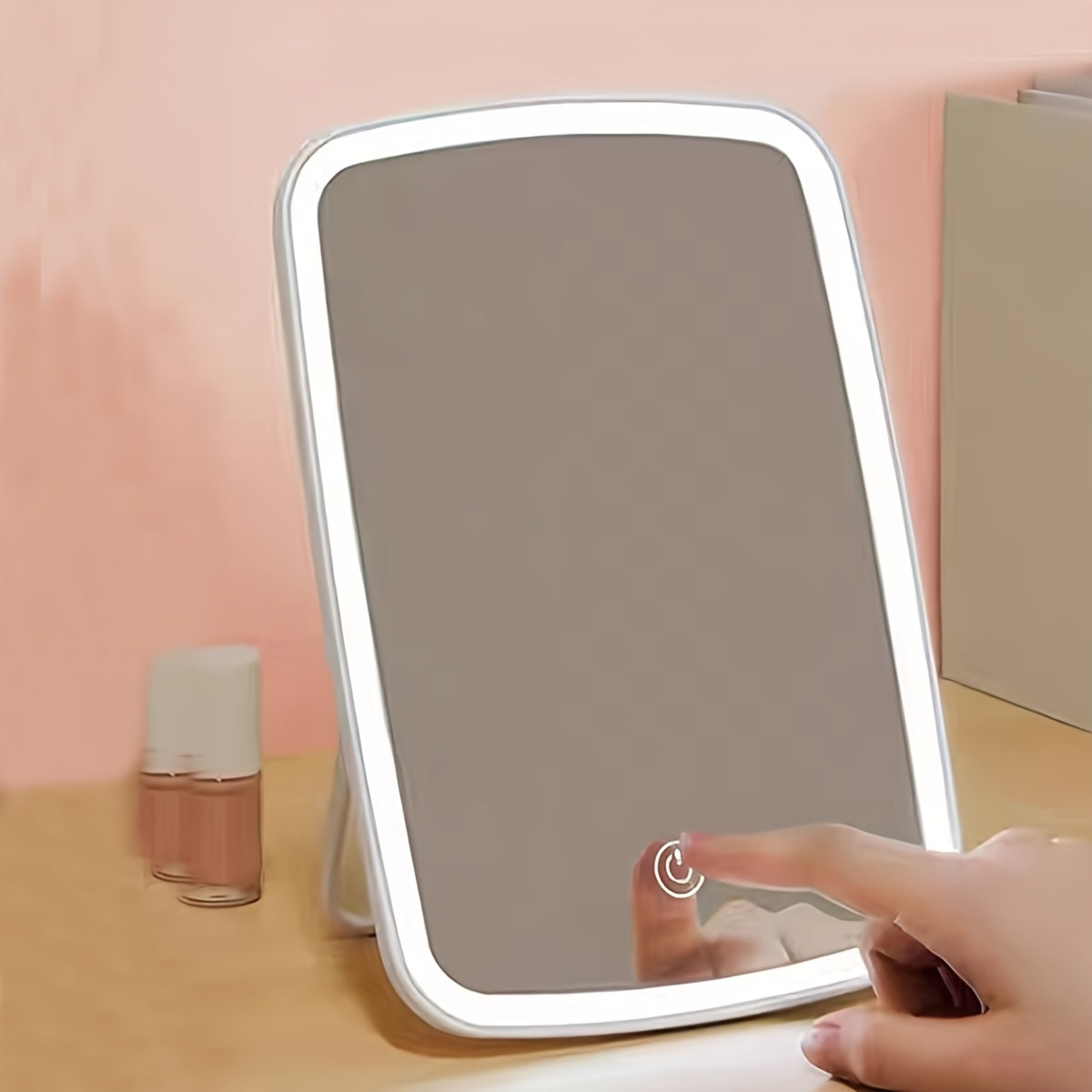 BloomMirror - Elegant LED Makeup Mirror USB-Rechargeable