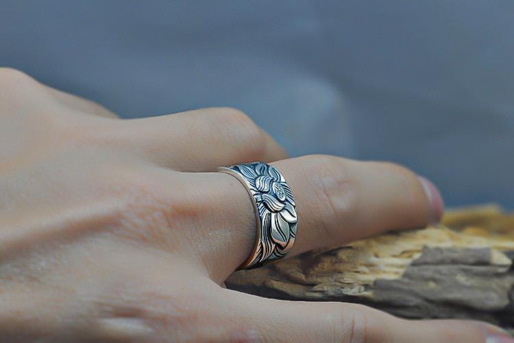 Elegant Silver Lotus Sutra Ring | Unique and Trendy Design