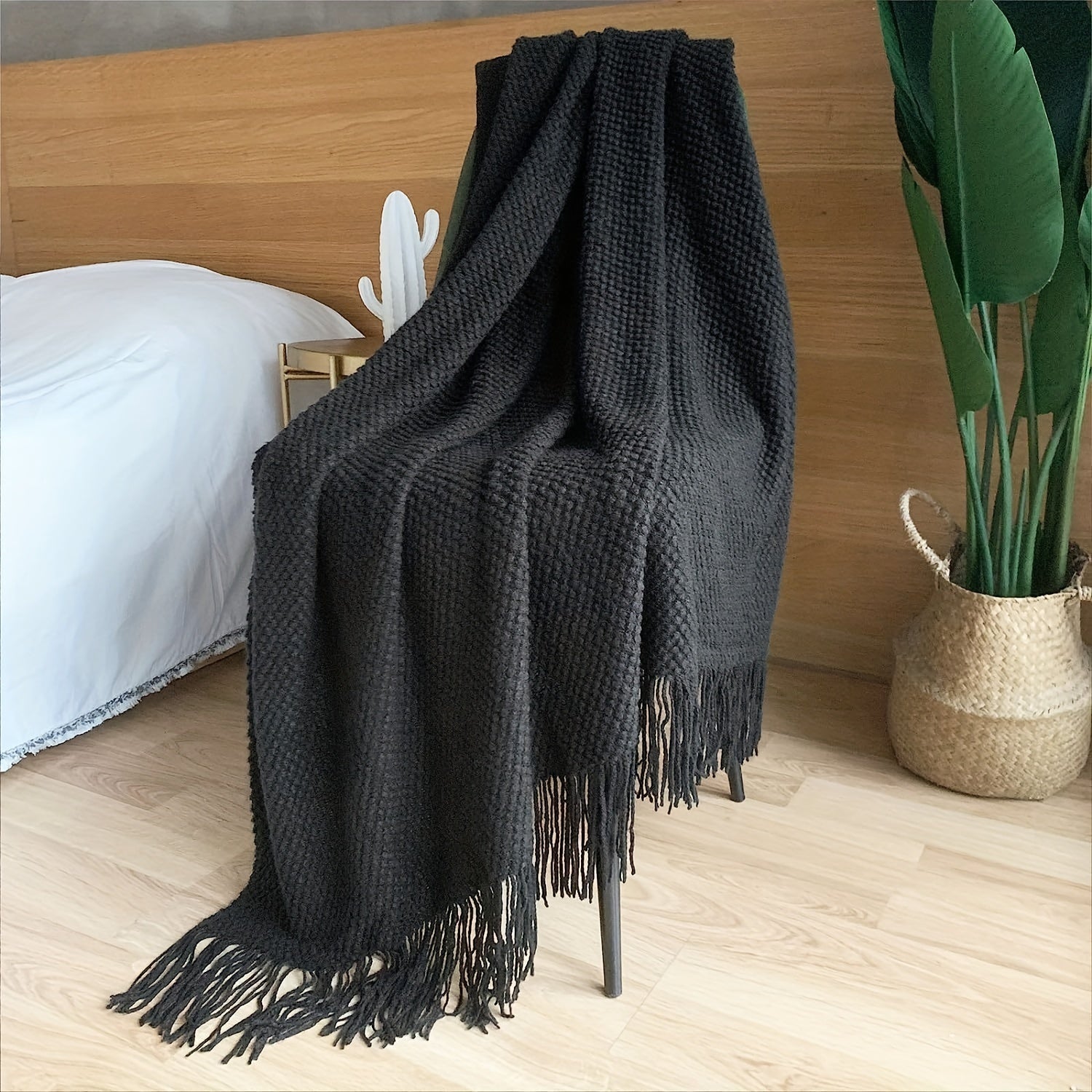CozyWeave – Stylish Knitted Blanket with Tassels