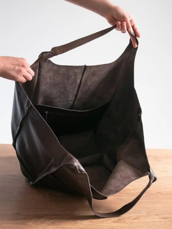 Maxine Tote – Stylish and Unique Beach Bag