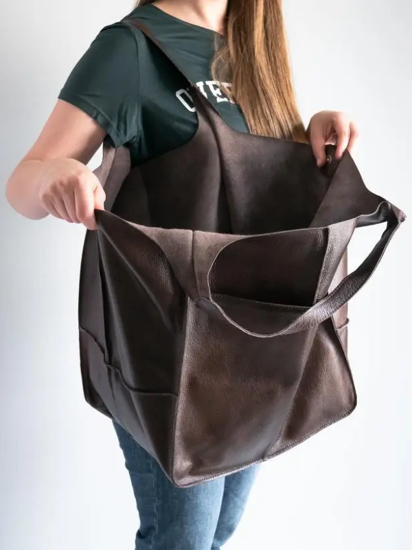 Maxine Tote – Stylish and Unique Beach Bag