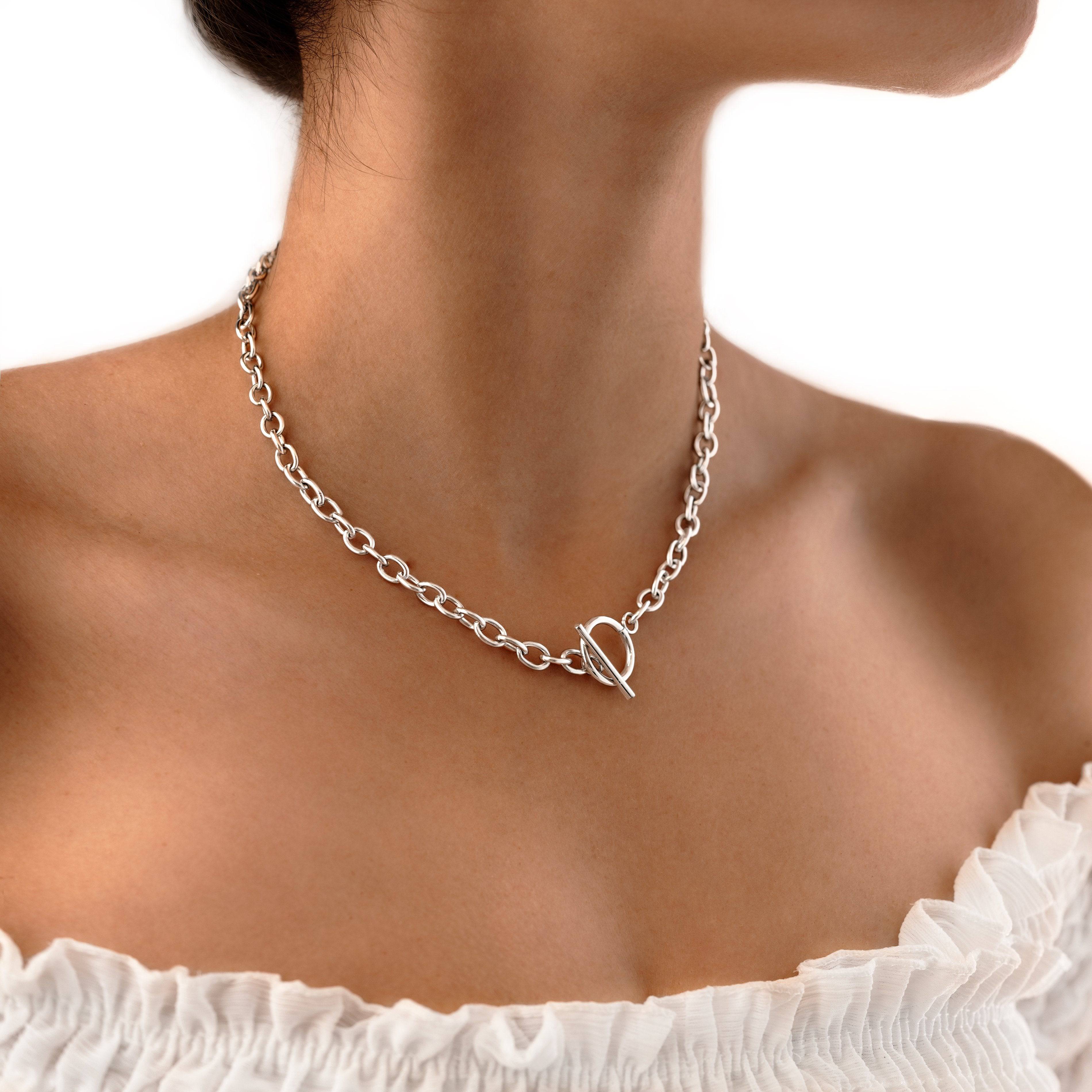 Elegant Geometric Necklace - Noelia