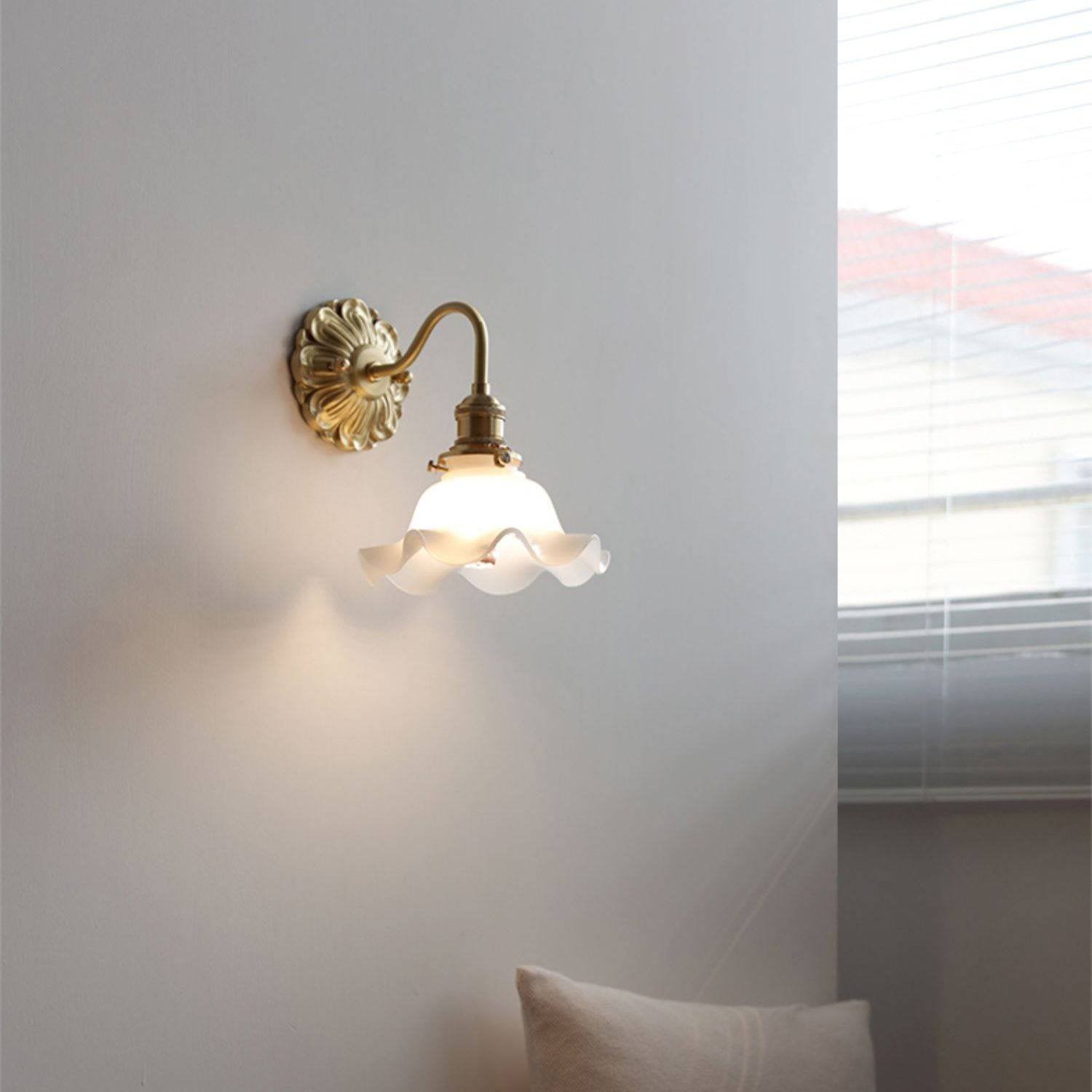 SfeerLuxe - Weathered Glass Wall Light with Gooseneck