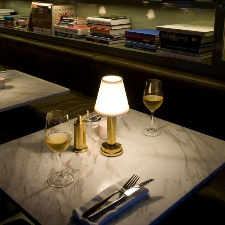 Wireless Elegance: Luxurious Dimmable Fabric Table Lamp