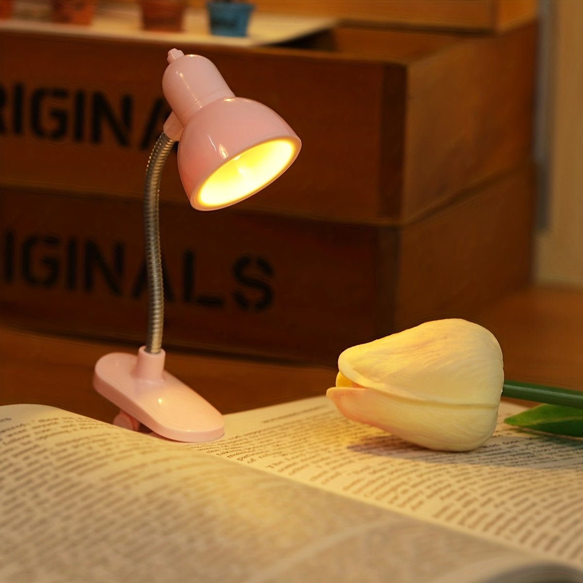 MiniGlow Lamp - Portable Clip-On Reading Light