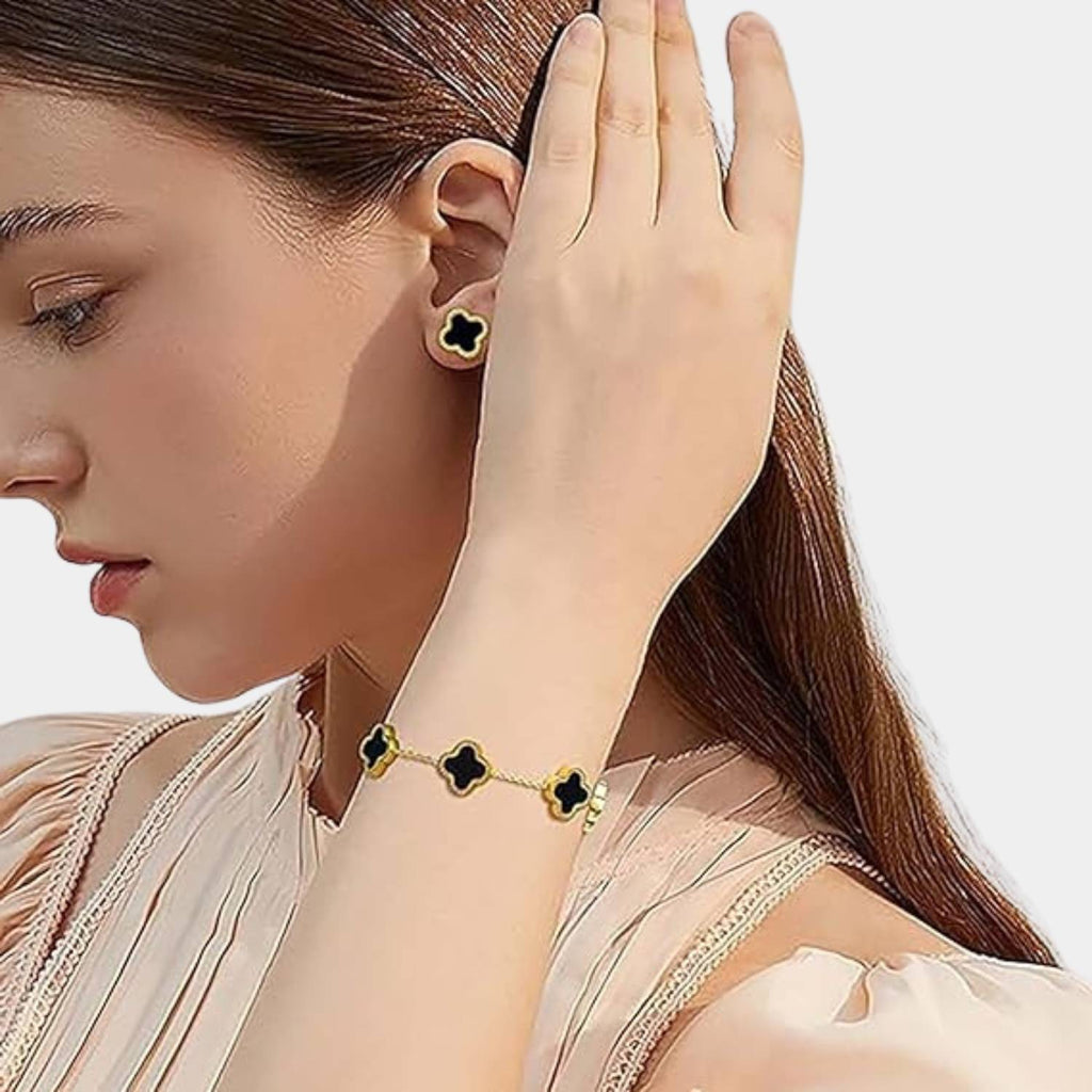 Golden Clover Jewelry Set – Necklace, Bracelet & Earrings