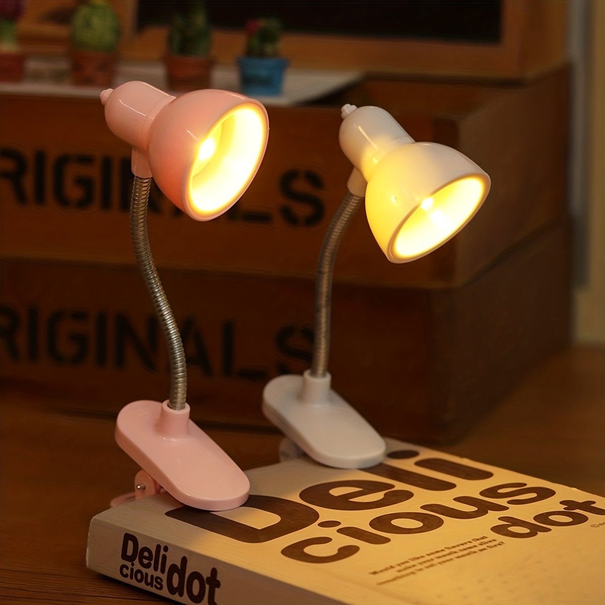 MiniGlow Lamp - Portable Clip-On Reading Light