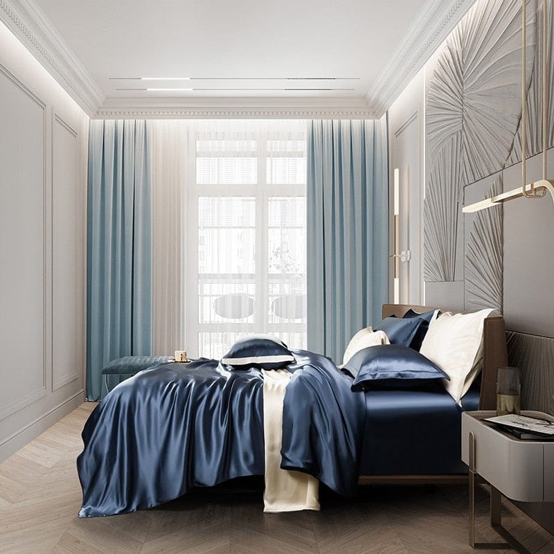 LuxLoom – Premium Mulberry Silk Bedding in Navy Blue