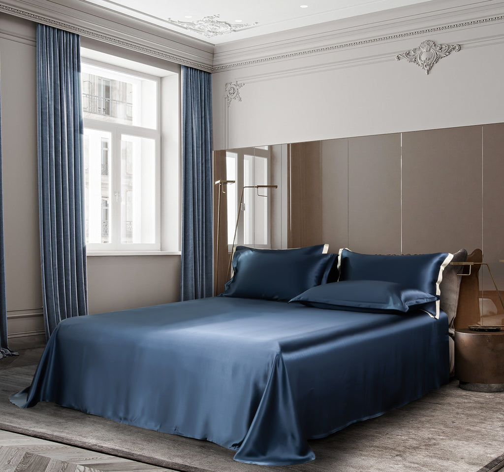 LuxLoom – Premium Mulberry Silk Bedding in Navy Blue