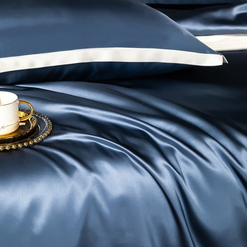 LuxLoom – Premium Mulberry Silk Bedding in Navy Blue