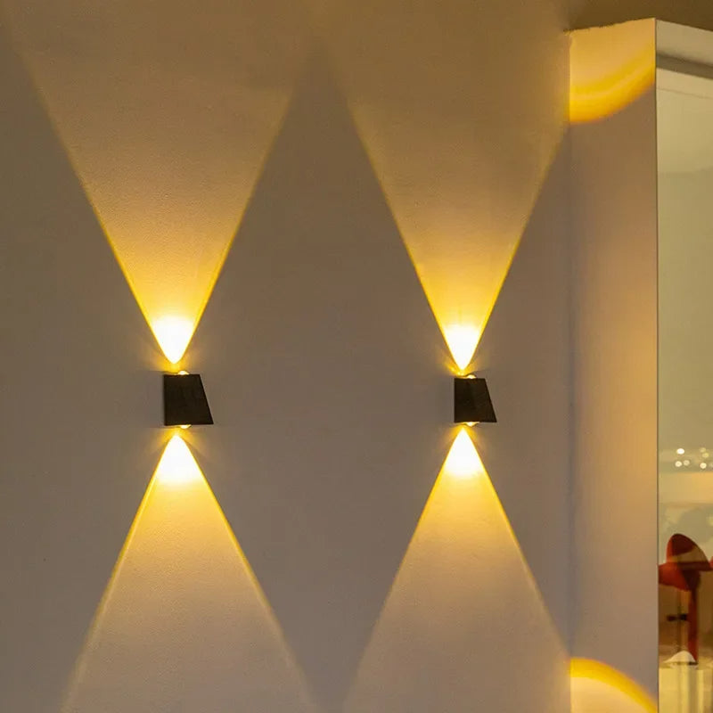Wireless LED Solar Upside Down Lamps - Create the perfect ambiance in your garden!
