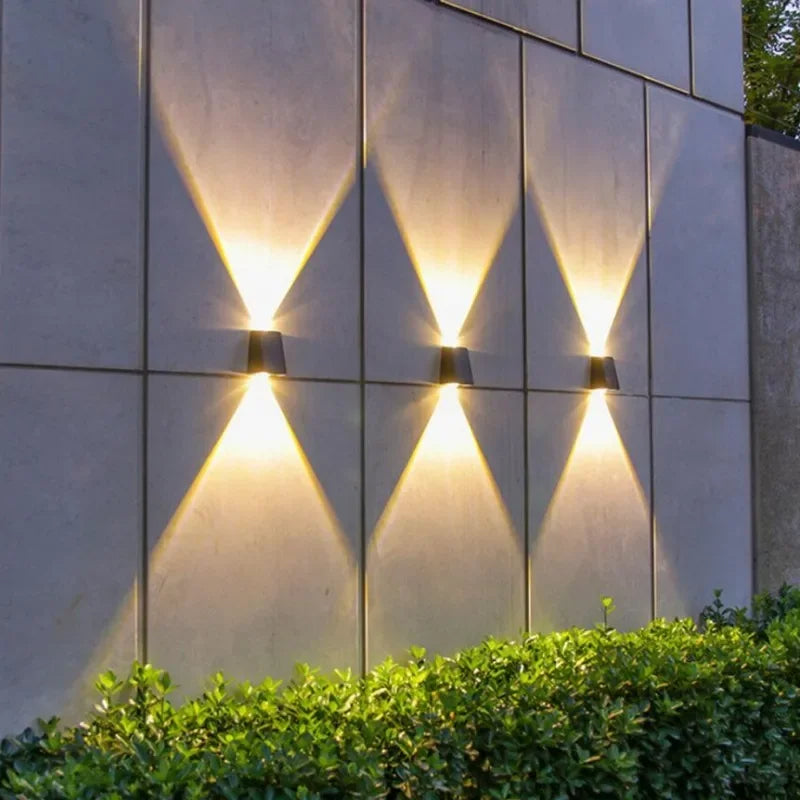 Wireless LED Solar Upside Down Lamps - Create the perfect ambiance in your garden!