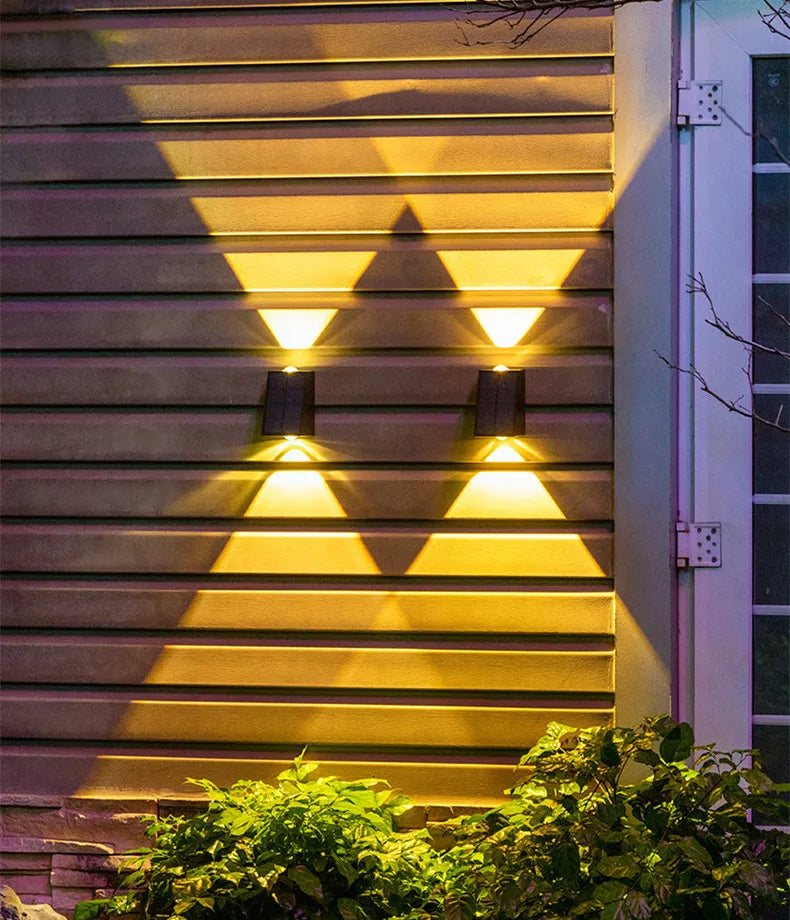 Wireless LED Solar Upside Down Lamps - Create the perfect ambiance in your garden!