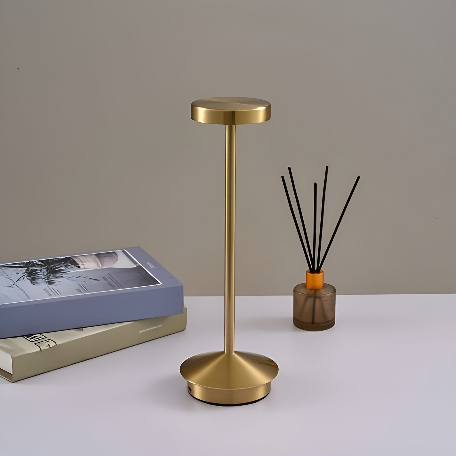 Elegant Tarion Lamp – Cordless LED with Touch Control