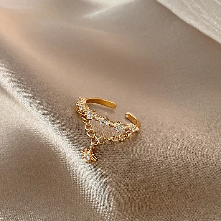Radiant Golden Hexagram Ring - Lyra Collection
