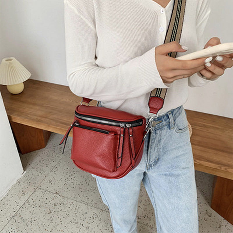 Chic Crossbody Bag – Fashionable Shoulder Bag for Everyday