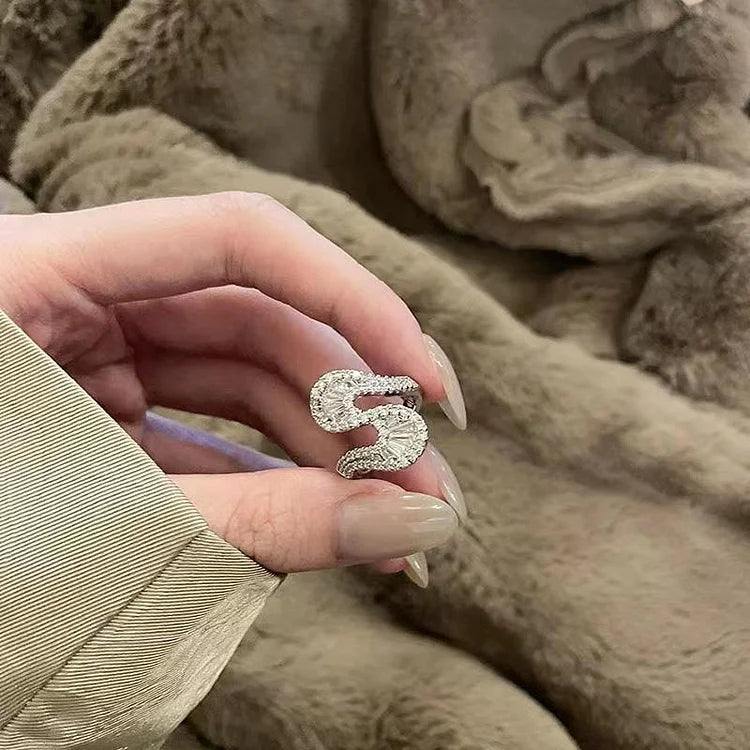 Elegant S-Shaped Silver Ring with Enchanting Zirconia - Seraphine