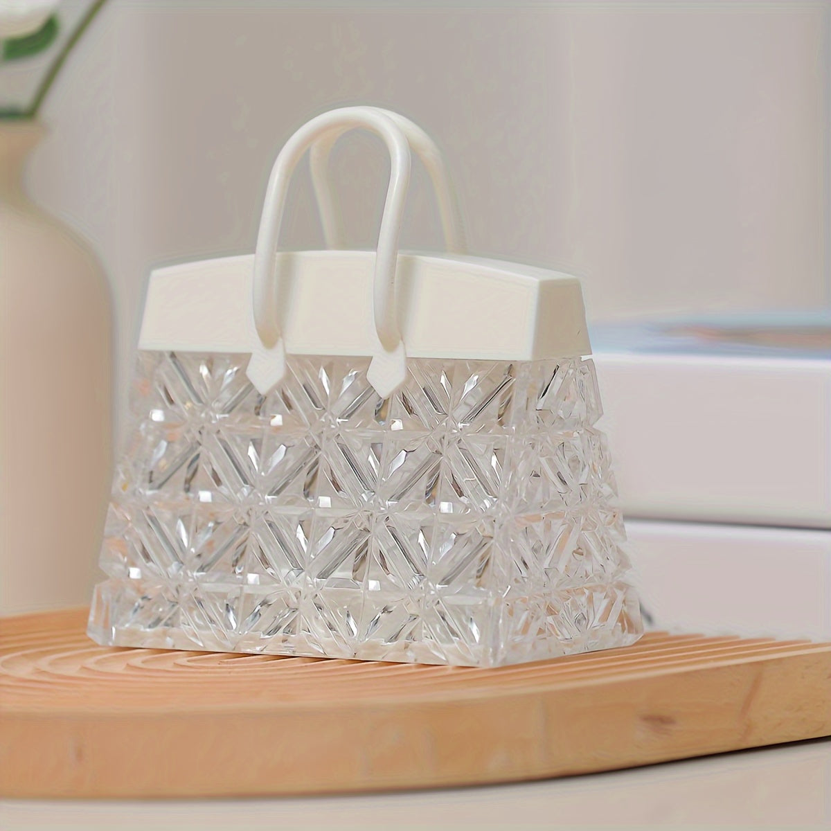 GlowSquare – Luxury LED Table Lamp with Sleek Finish